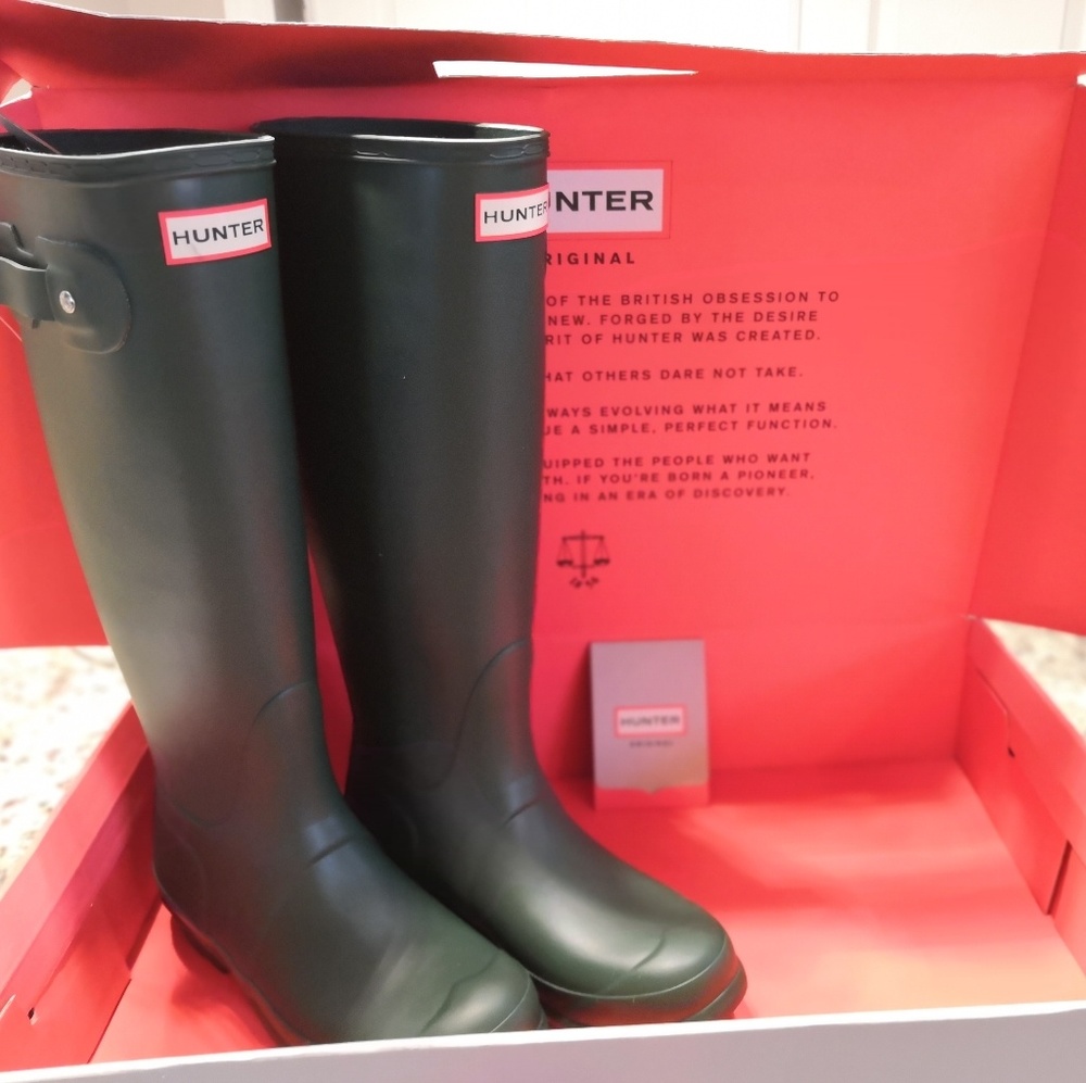 Hunter rain boots green